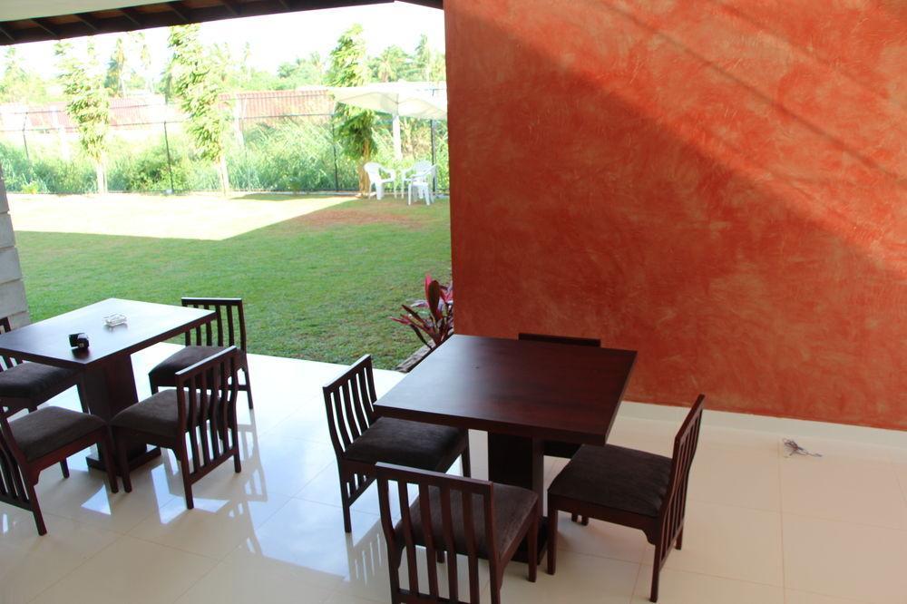 Airport Villa Katunayaka Esterno foto