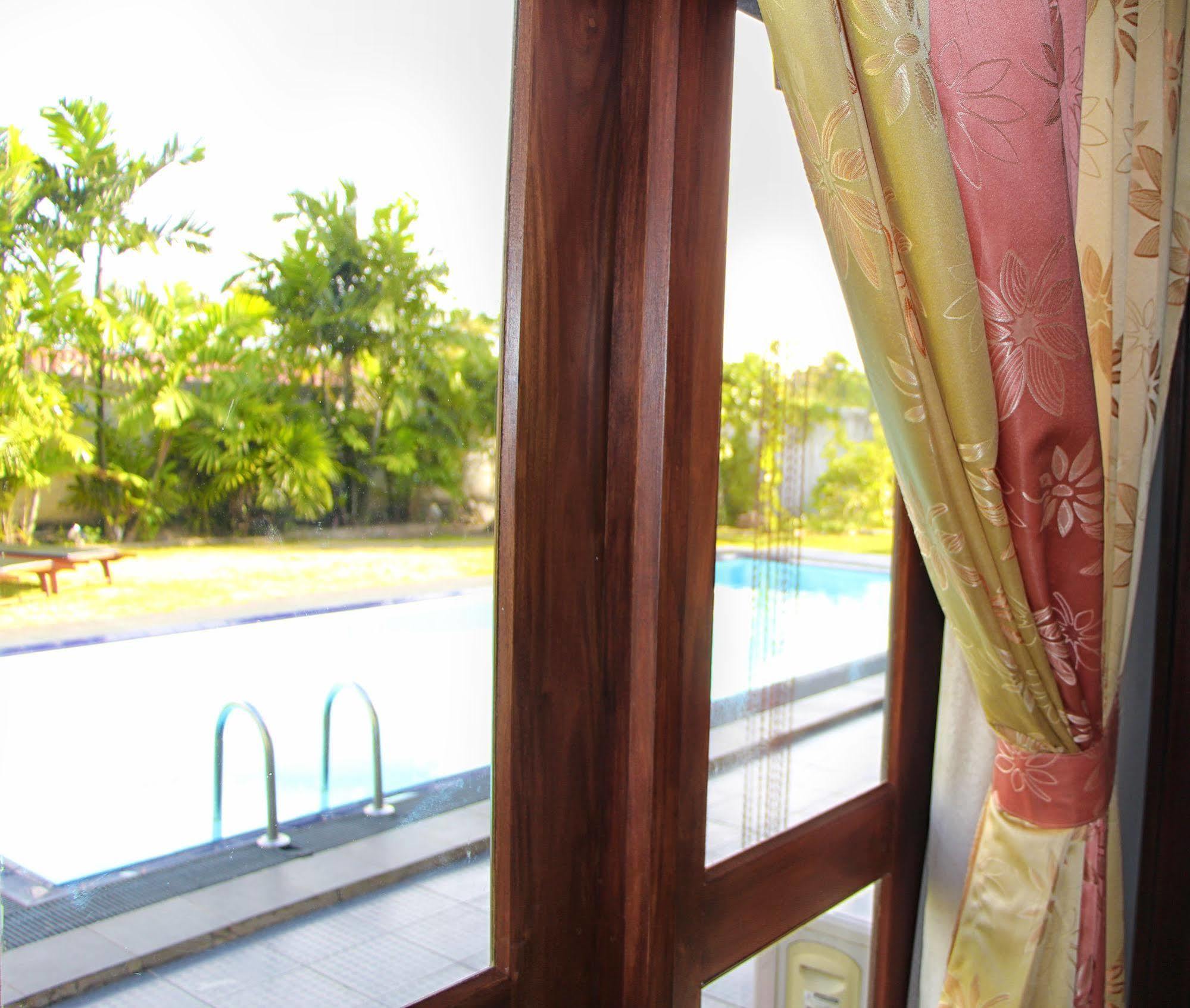 Airport Villa Katunayaka Esterno foto